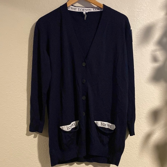 LOEWE ネイビー Vネックニット